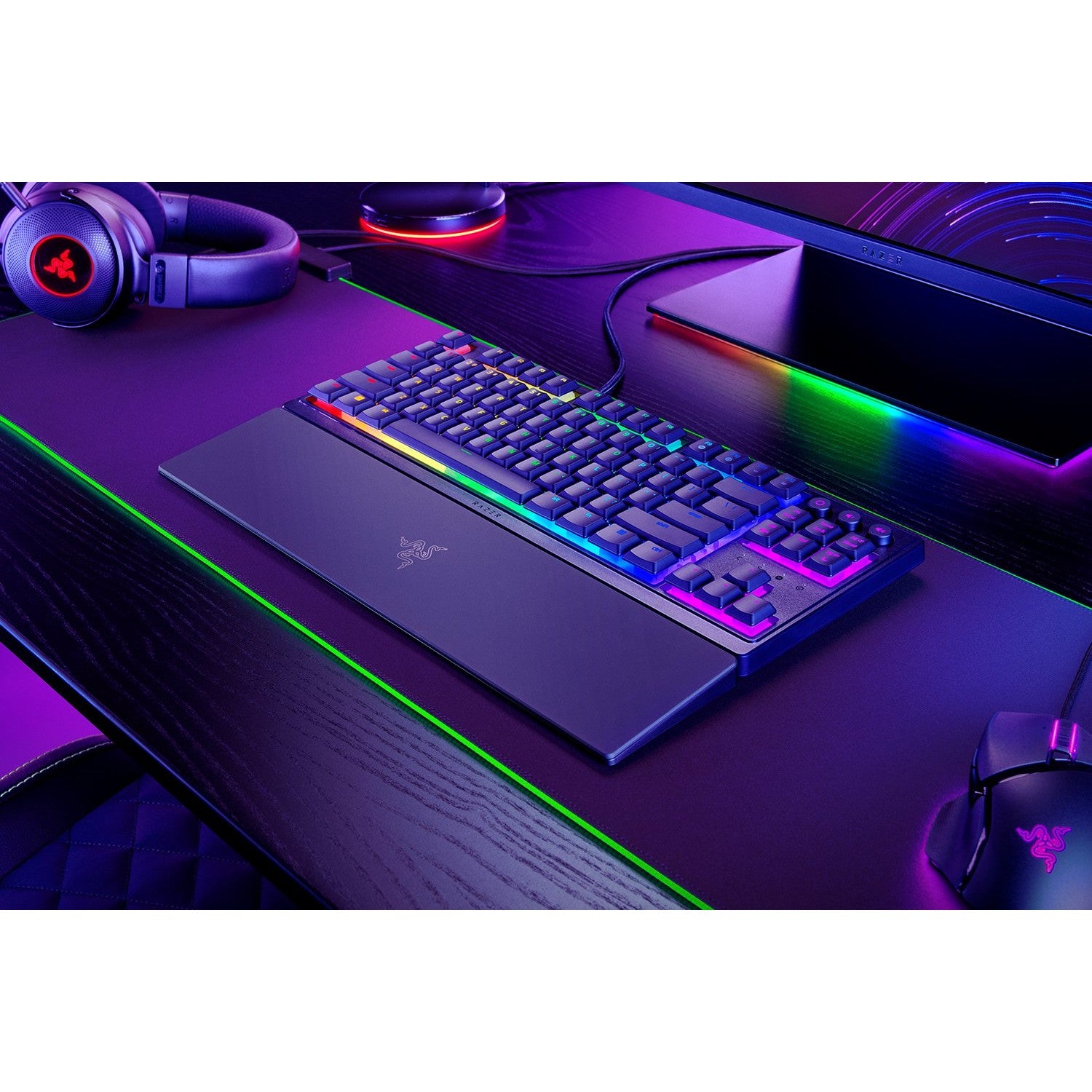 Razer Ornata V3 Tenkeyless. Žični. USB. Mehansko-membranski prekidači. QWERTY. RGB LED. Crna.